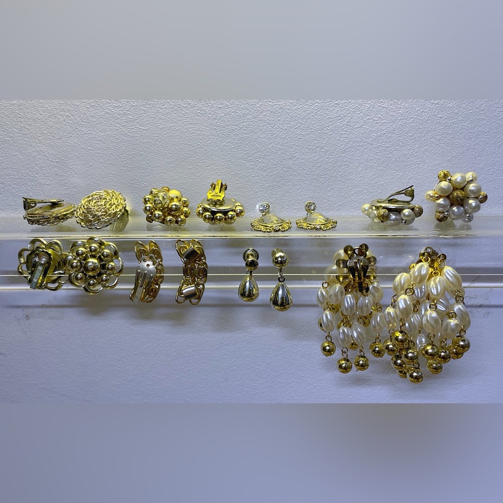 Vintage 70’s - 80’s Gold and Pearl earring Set